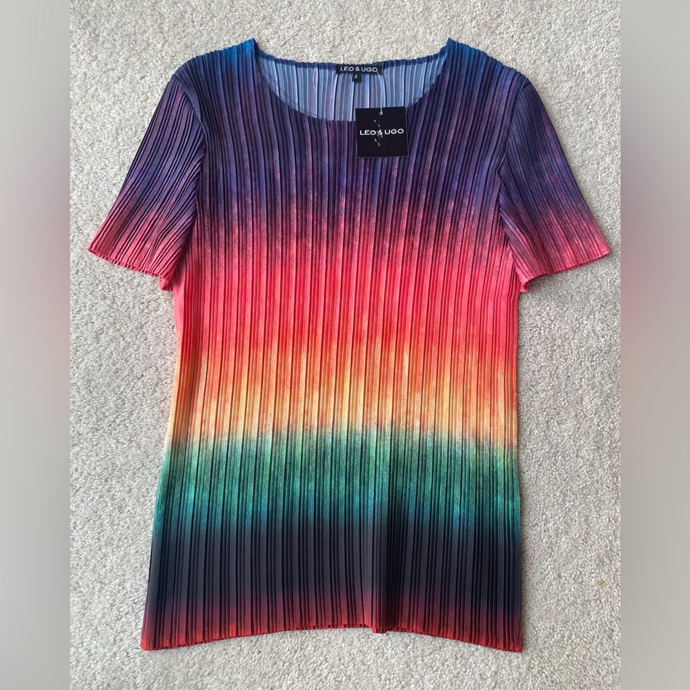 Leo & Ugo colorful pleated short sleeve women’s top size medium new